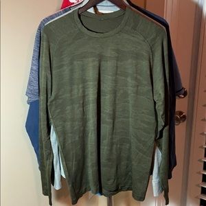 LuLulemon long sleeve vent tech shirt